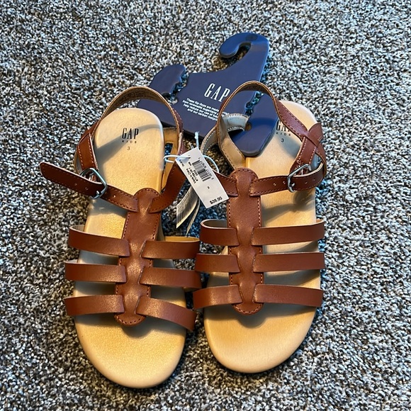 NWT Gap Kids sandals - Picture 2 of 2